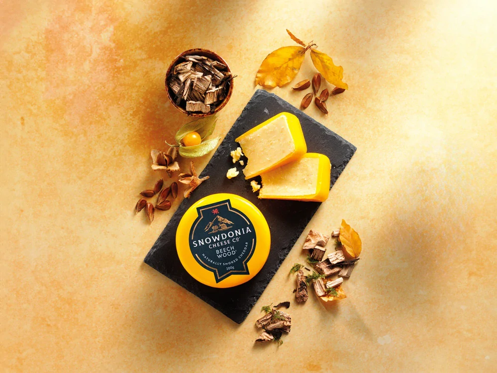 Snowdonia Sýr Cheddar BEECHWOOD, uzený na dřevě, 200g