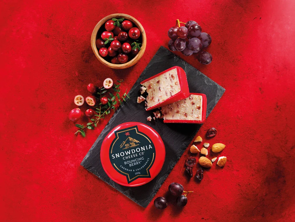 Snowdonia Sýr Cheddar BOUNCING BERRY, s brusinkami, 200g